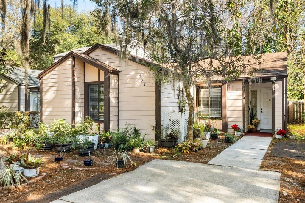 Photo of 337 Kirkcaldy Drive, Winter Springs, FL 32708 (MLS # O6375532)