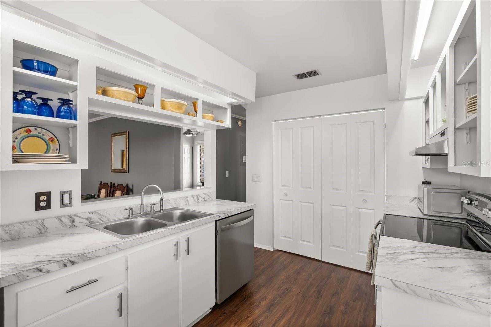 HIGHLAND VILLAGE 1 - Residential