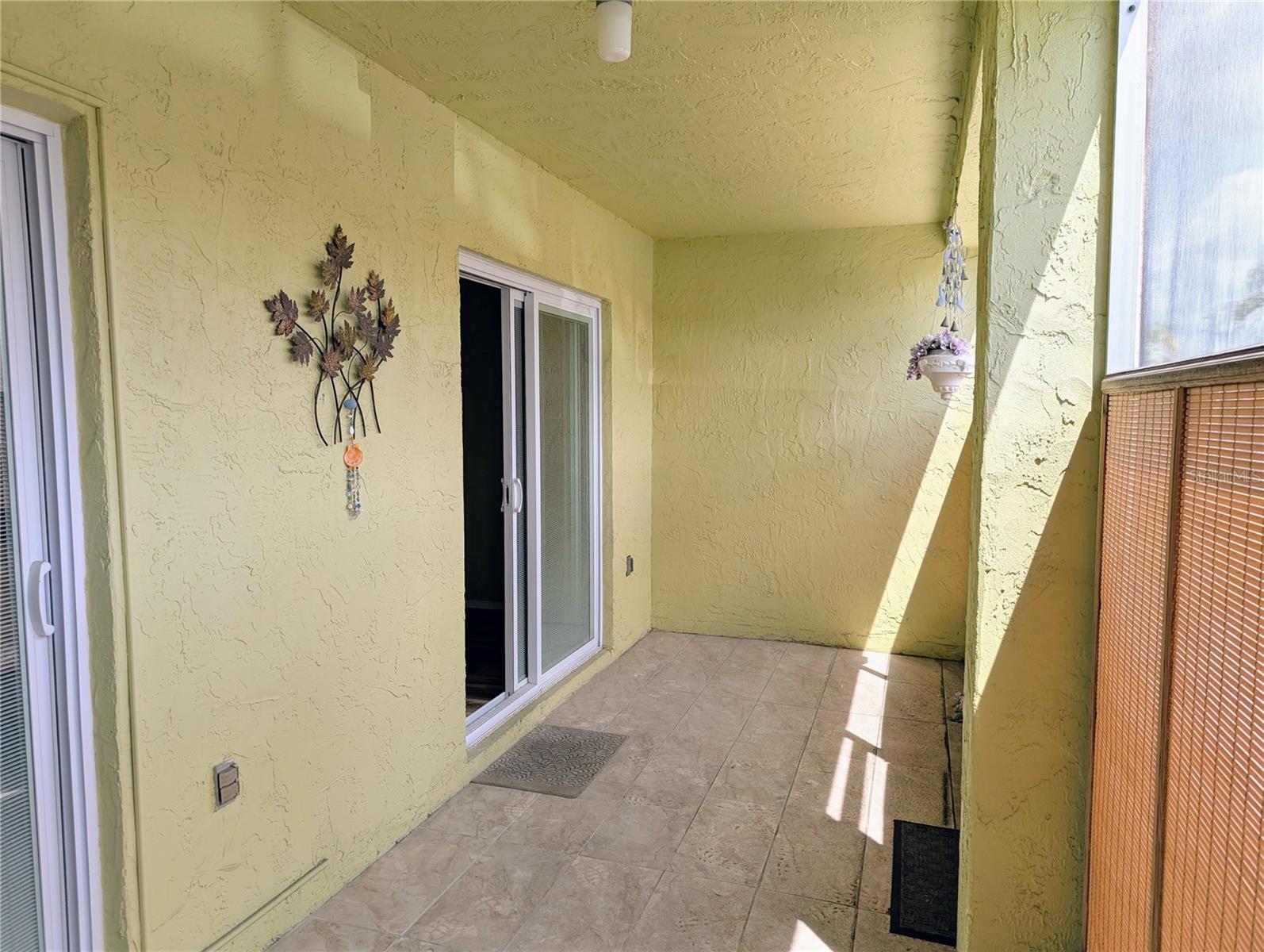 BAYSHORE ON THE LAKE APTS SEC 4 - Residential