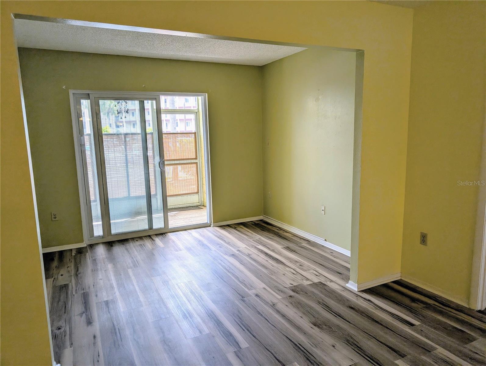 BAYSHORE ON THE LAKE APTS SEC 4 - Residential
