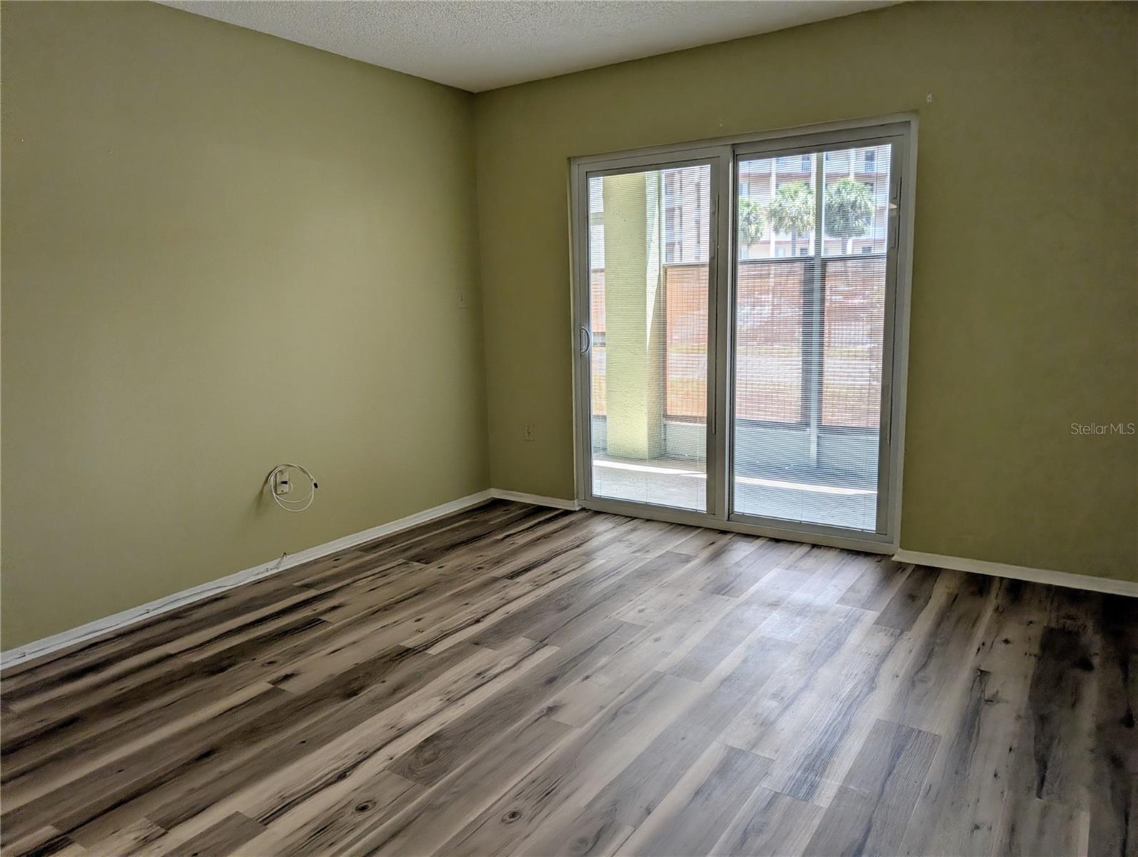 BAYSHORE ON THE LAKE APTS SEC 4 - Residential