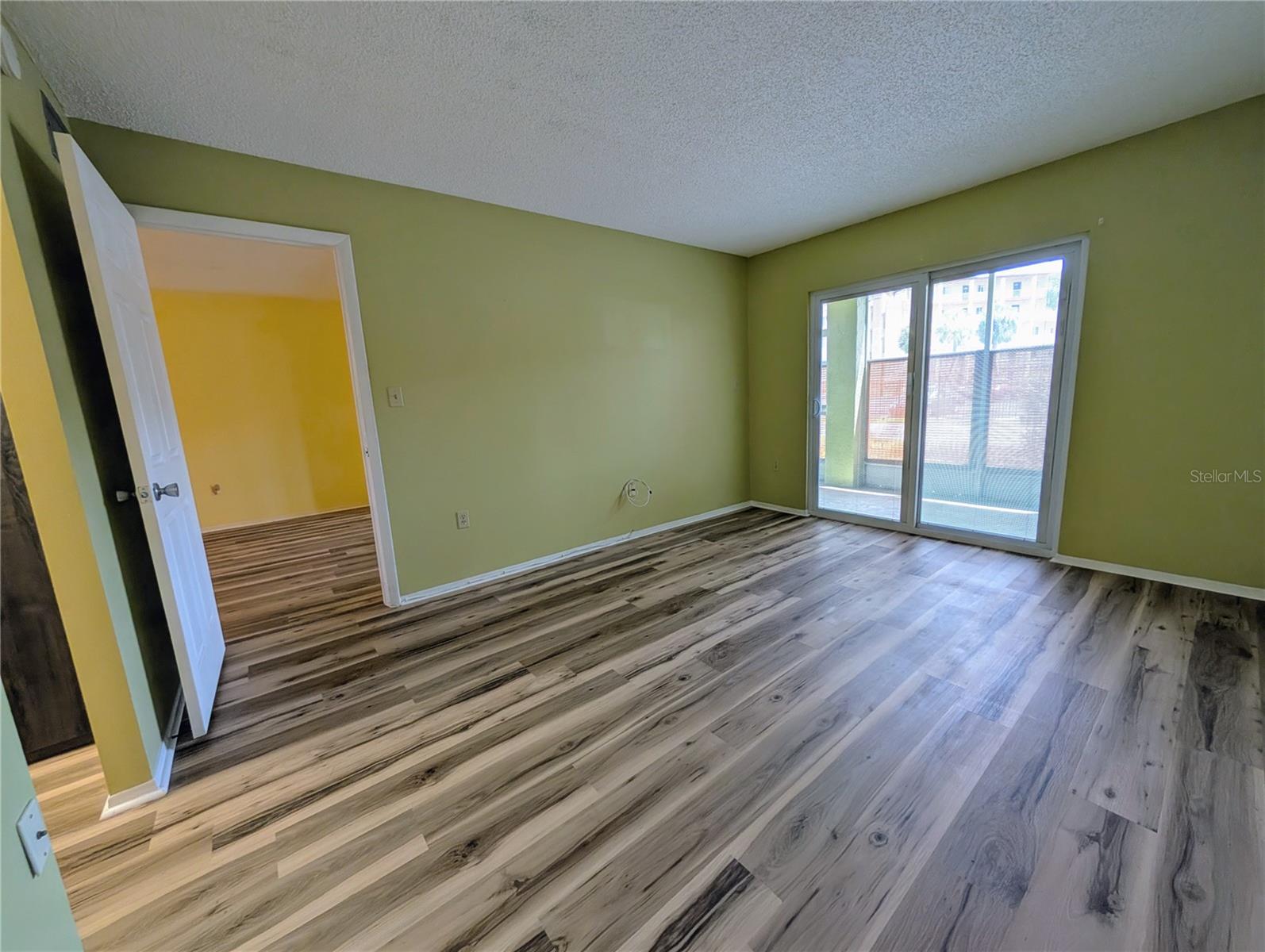BAYSHORE ON THE LAKE APTS SEC 4 - Residential