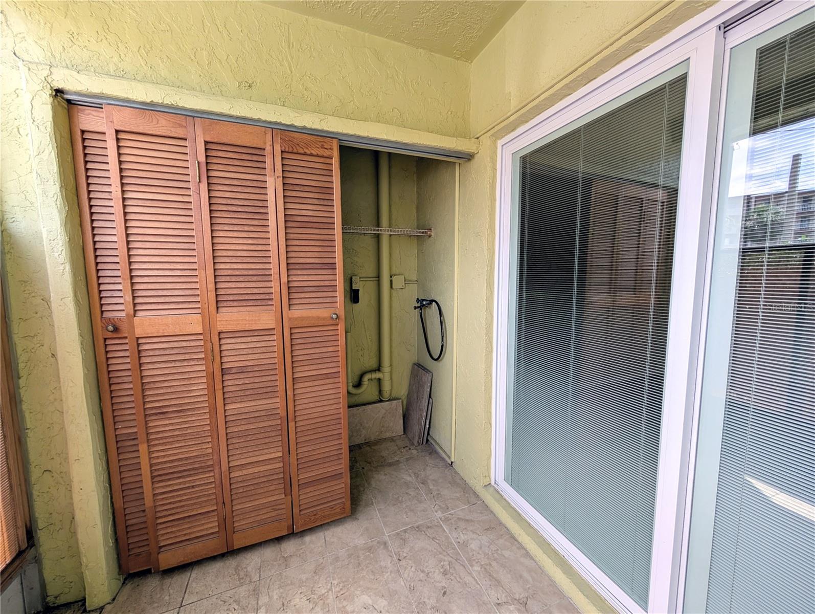 BAYSHORE ON THE LAKE APTS SEC 4 - Residential