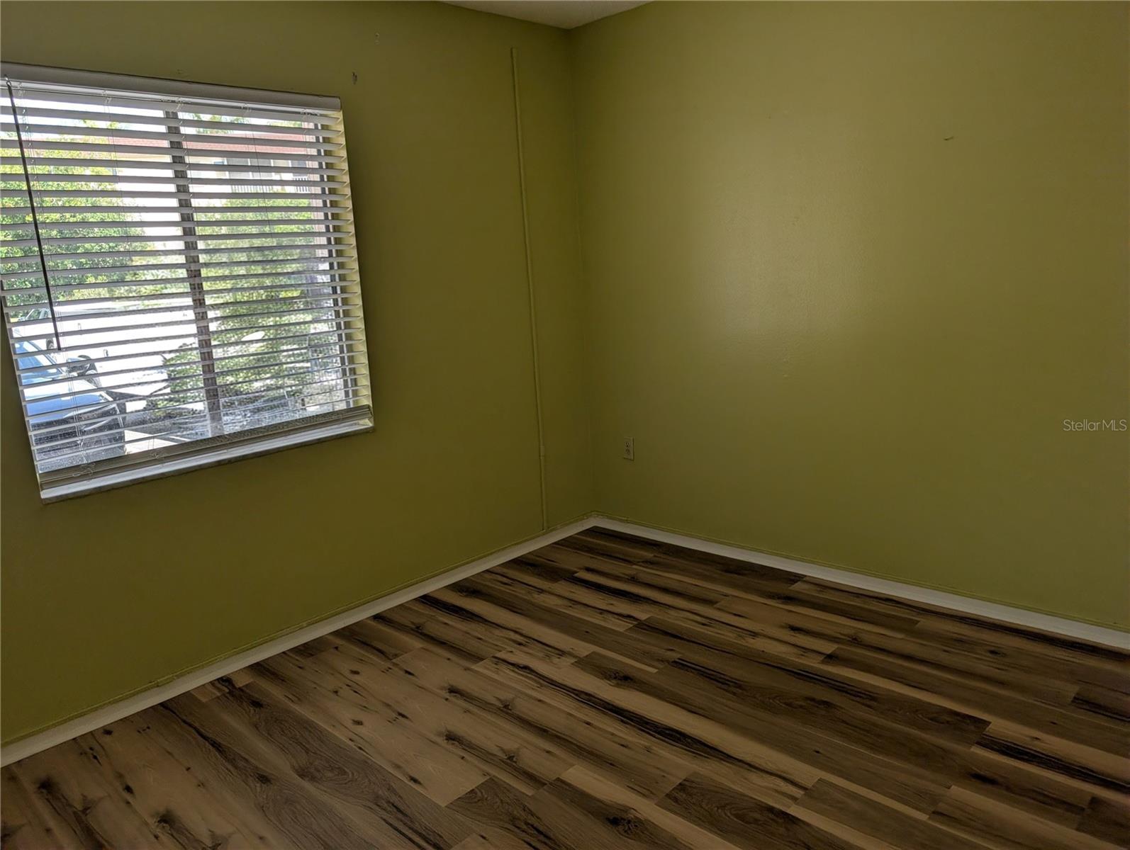 BAYSHORE ON THE LAKE APTS SEC 4 - Residential