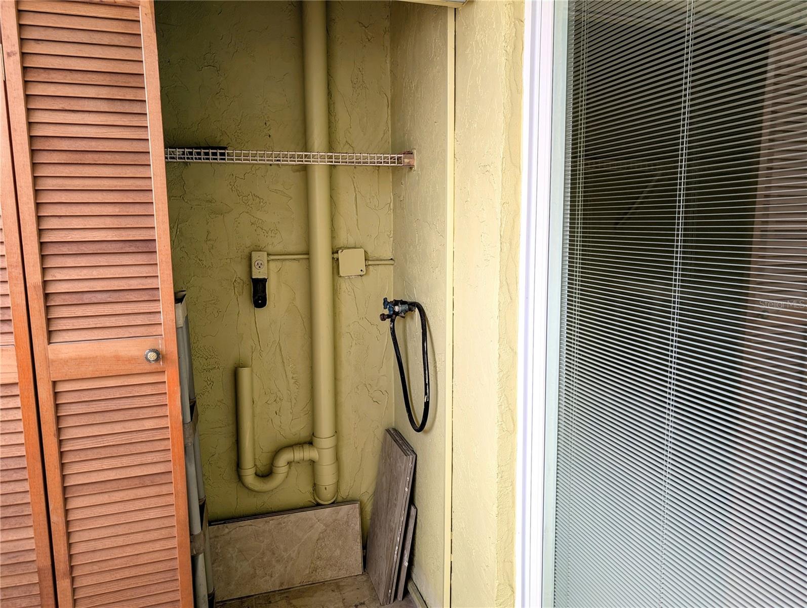 BAYSHORE ON THE LAKE APTS SEC 4 - Residential