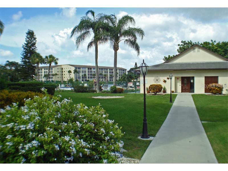 BAYSHORE ON THE LAKE APTS SEC 4 - Residential