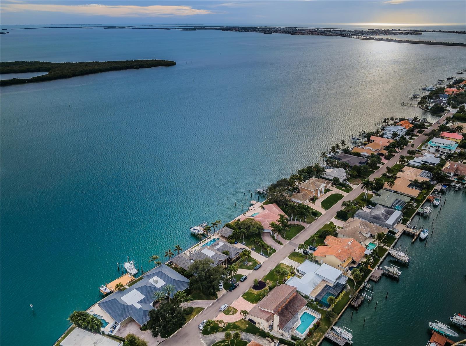 BAYWAY ISLES - Residential