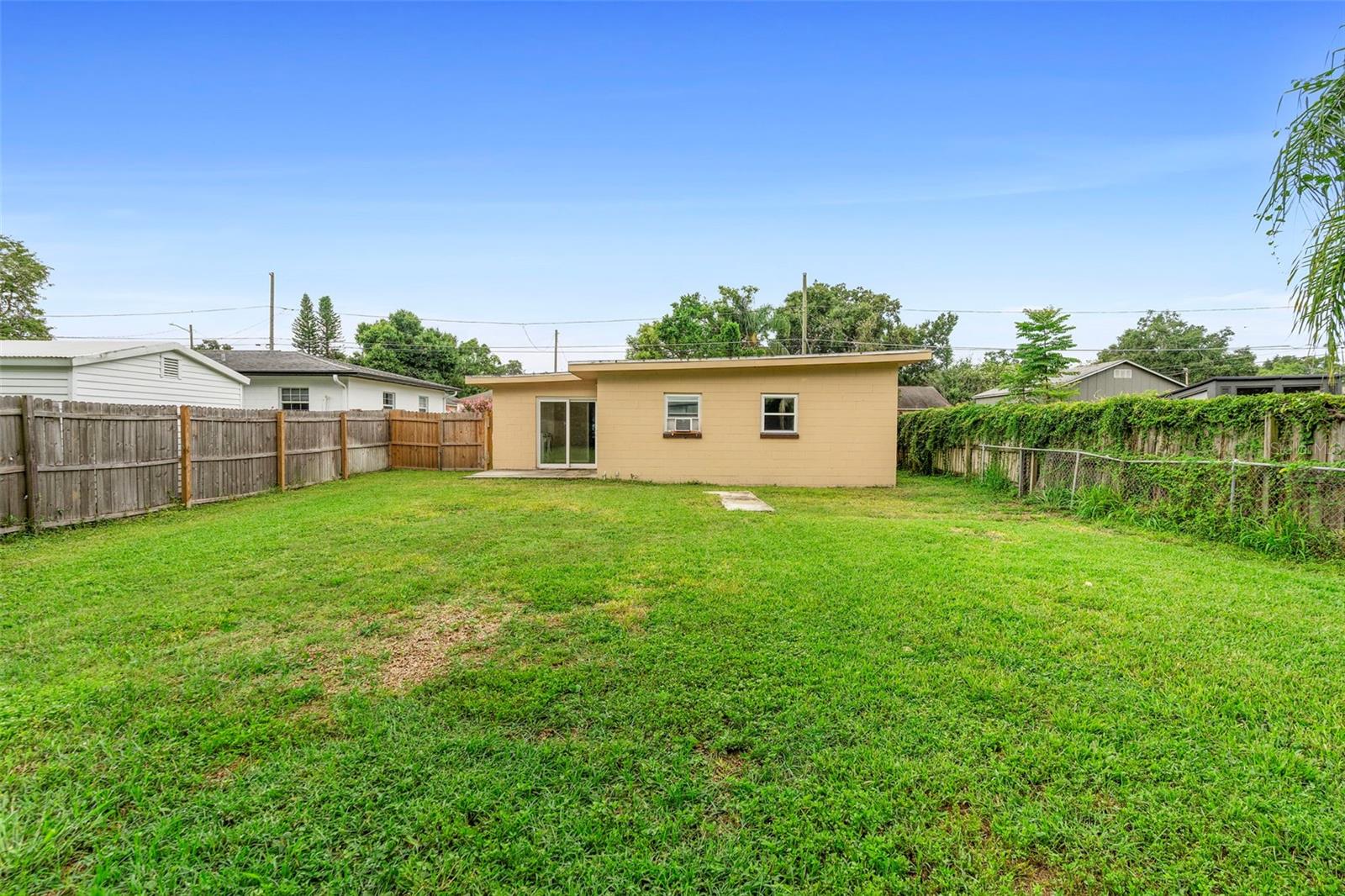 1909 WHITE AVENUE