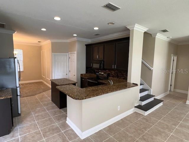 COUNTRY CHASE - Residential Lease