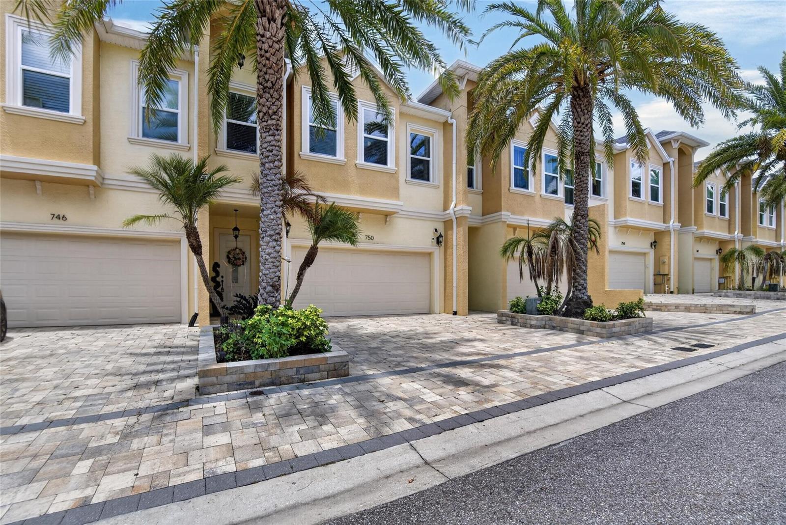 750 GRAND CYPRESS LANE