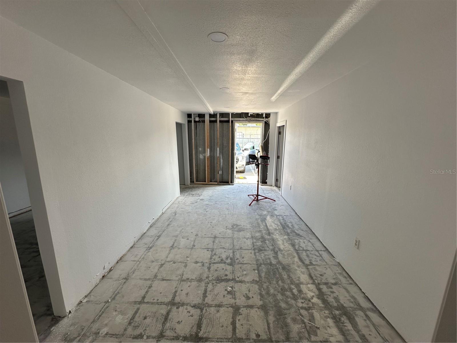 WARING INDUST PARK PH 03 - Commercial Sale