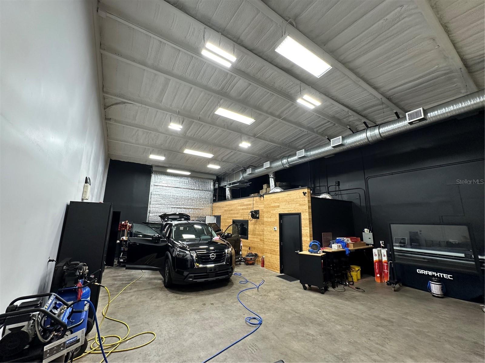 WARING INDUST PARK PH 03 - Commercial Sale