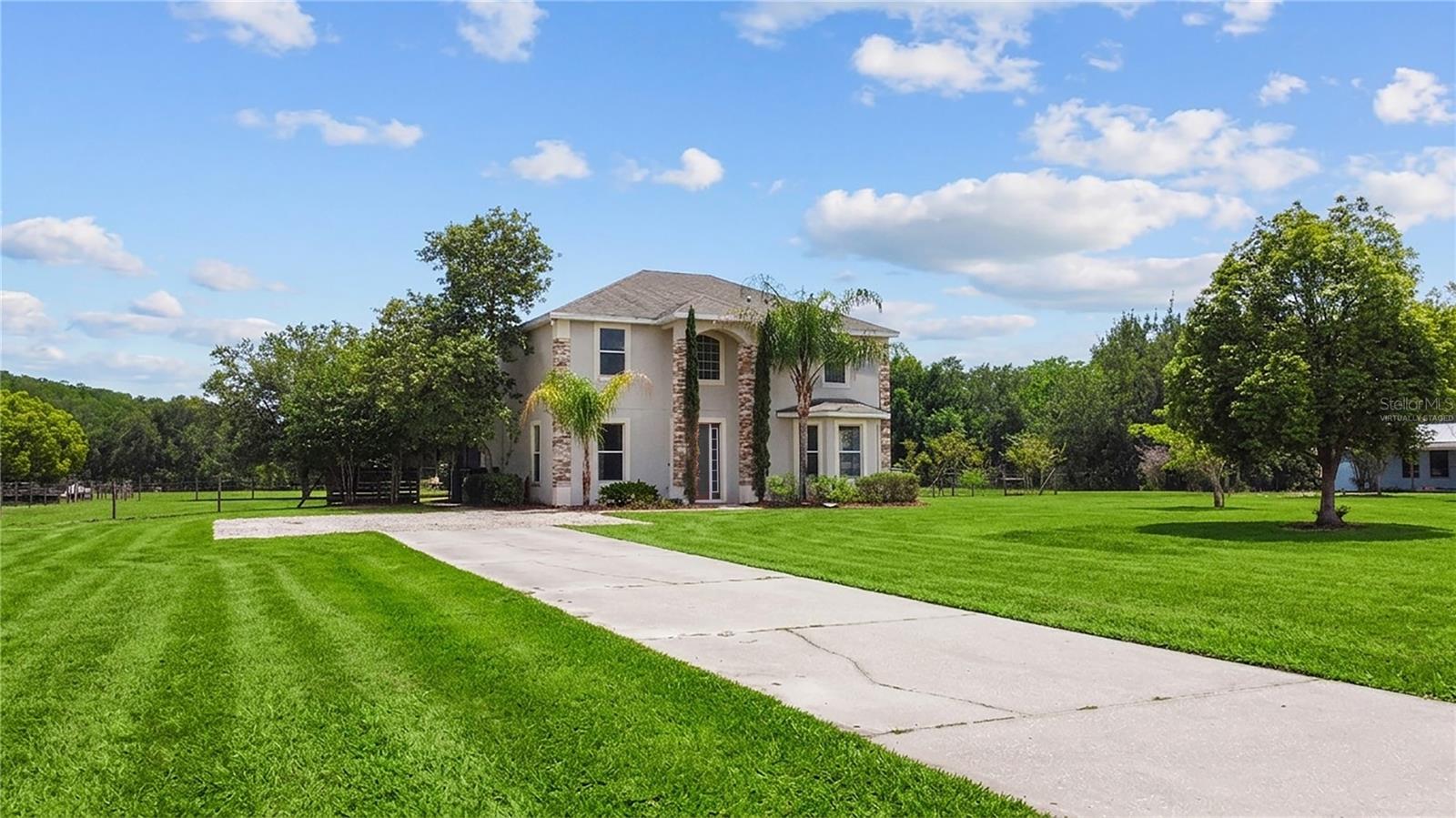 GROVELAND FARMS 21-23-25 - Residential