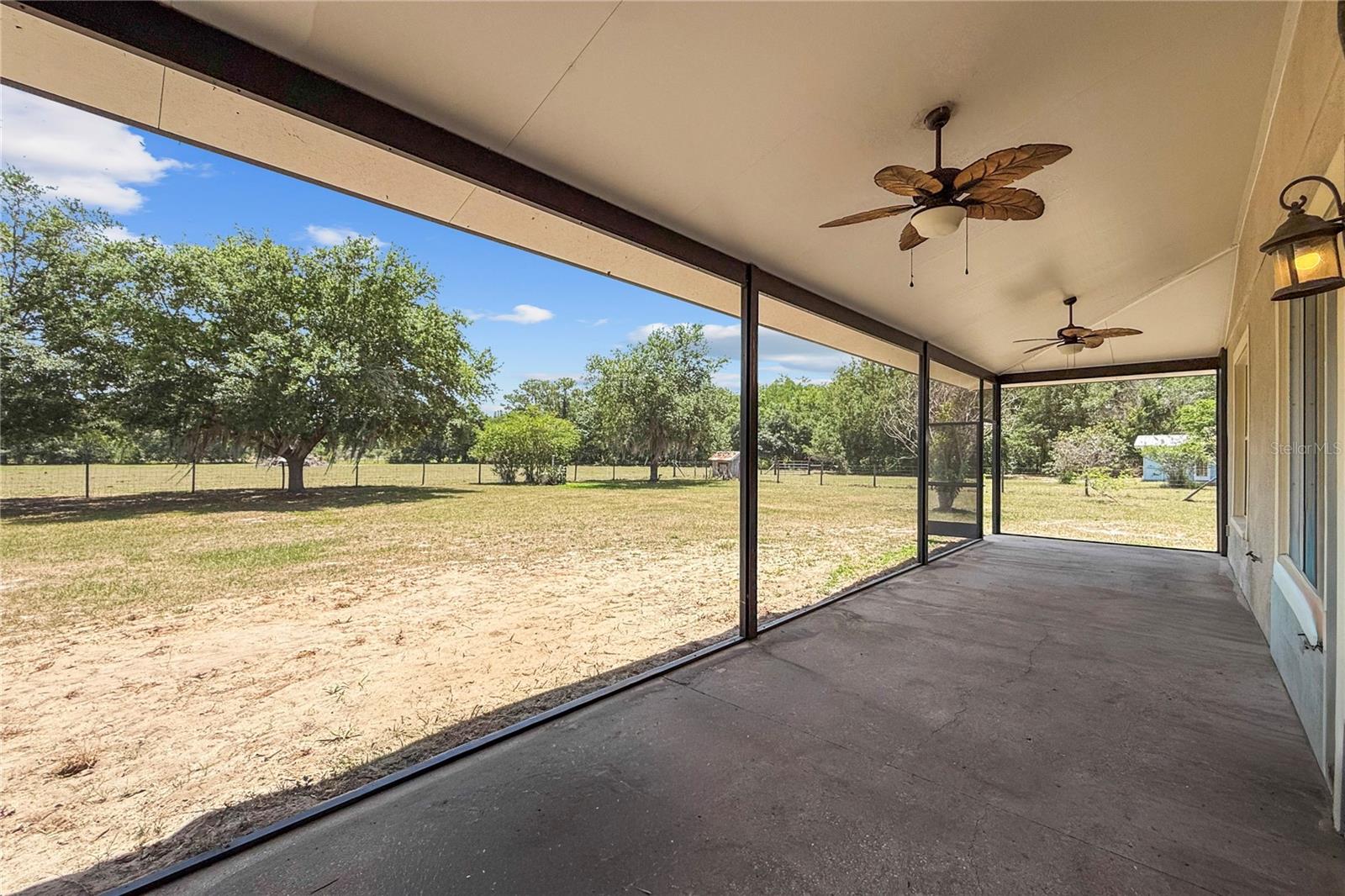 GROVELAND FARMS 21-23-25 - Residential