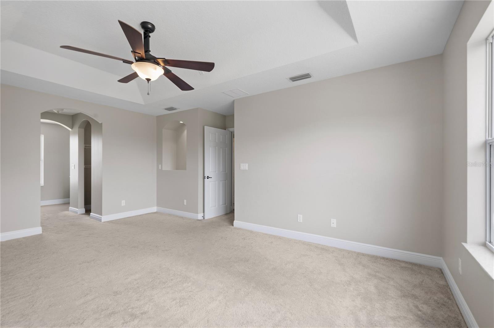 GROVELAND FARMS 21-23-25 - Residential