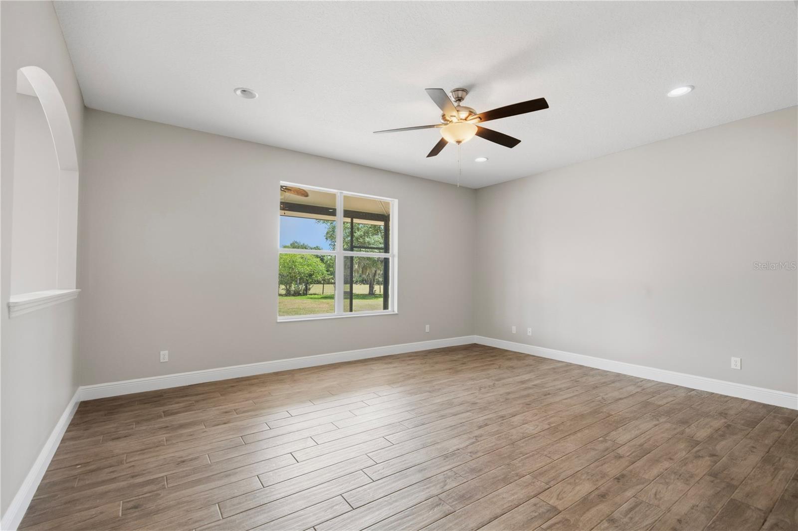 GROVELAND FARMS 21-23-25 - Residential