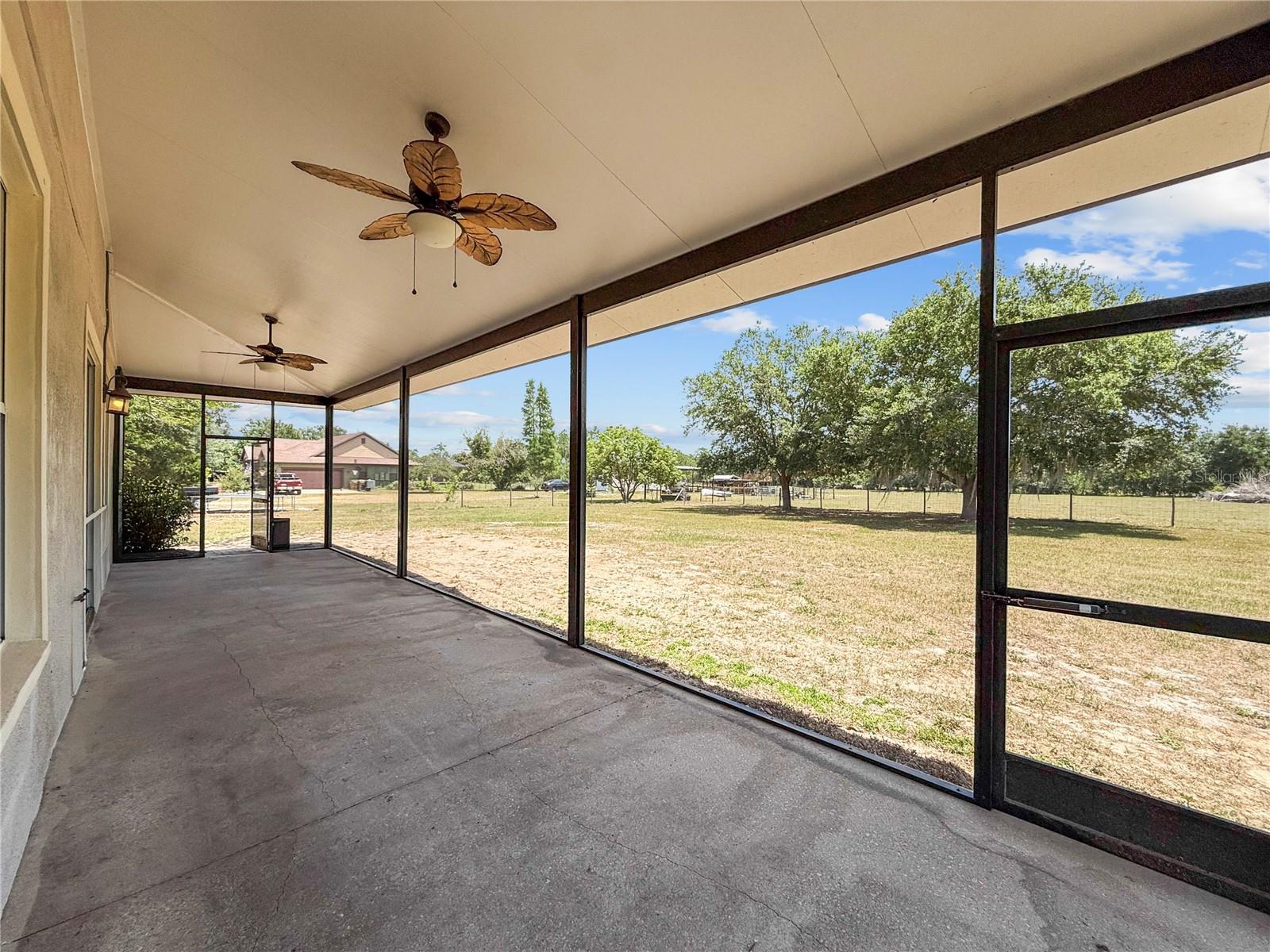 GROVELAND FARMS 21-23-25 - Residential