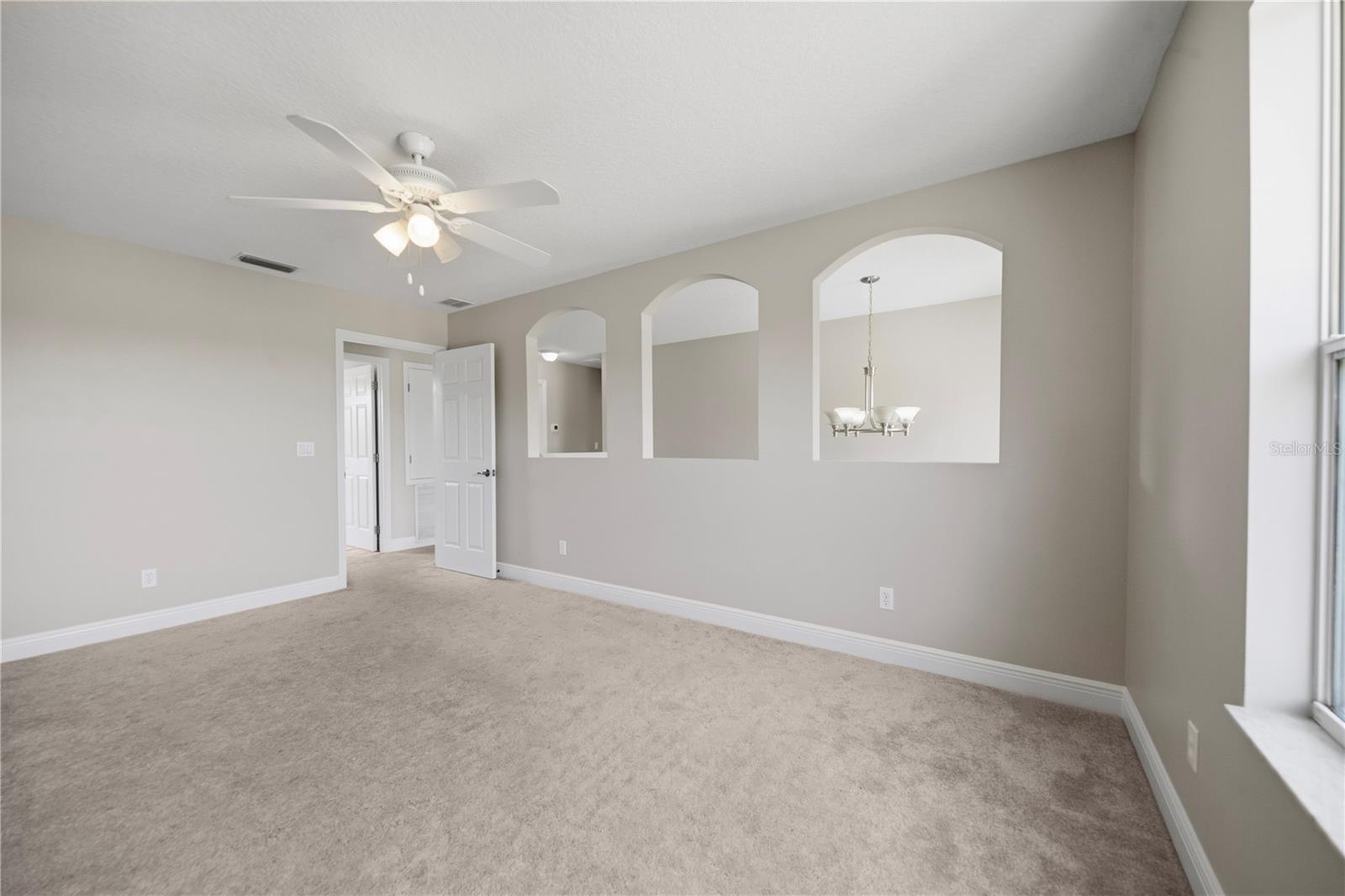 GROVELAND FARMS 21-23-25 - Residential