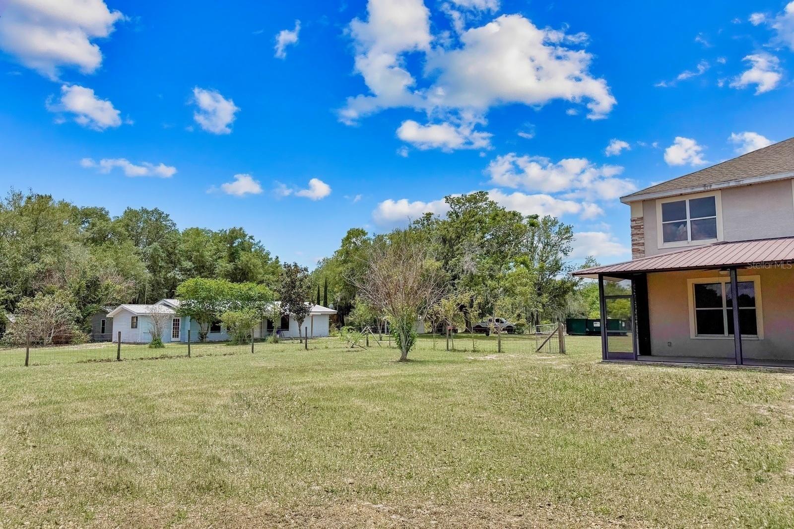 GROVELAND FARMS 21-23-25 - Residential