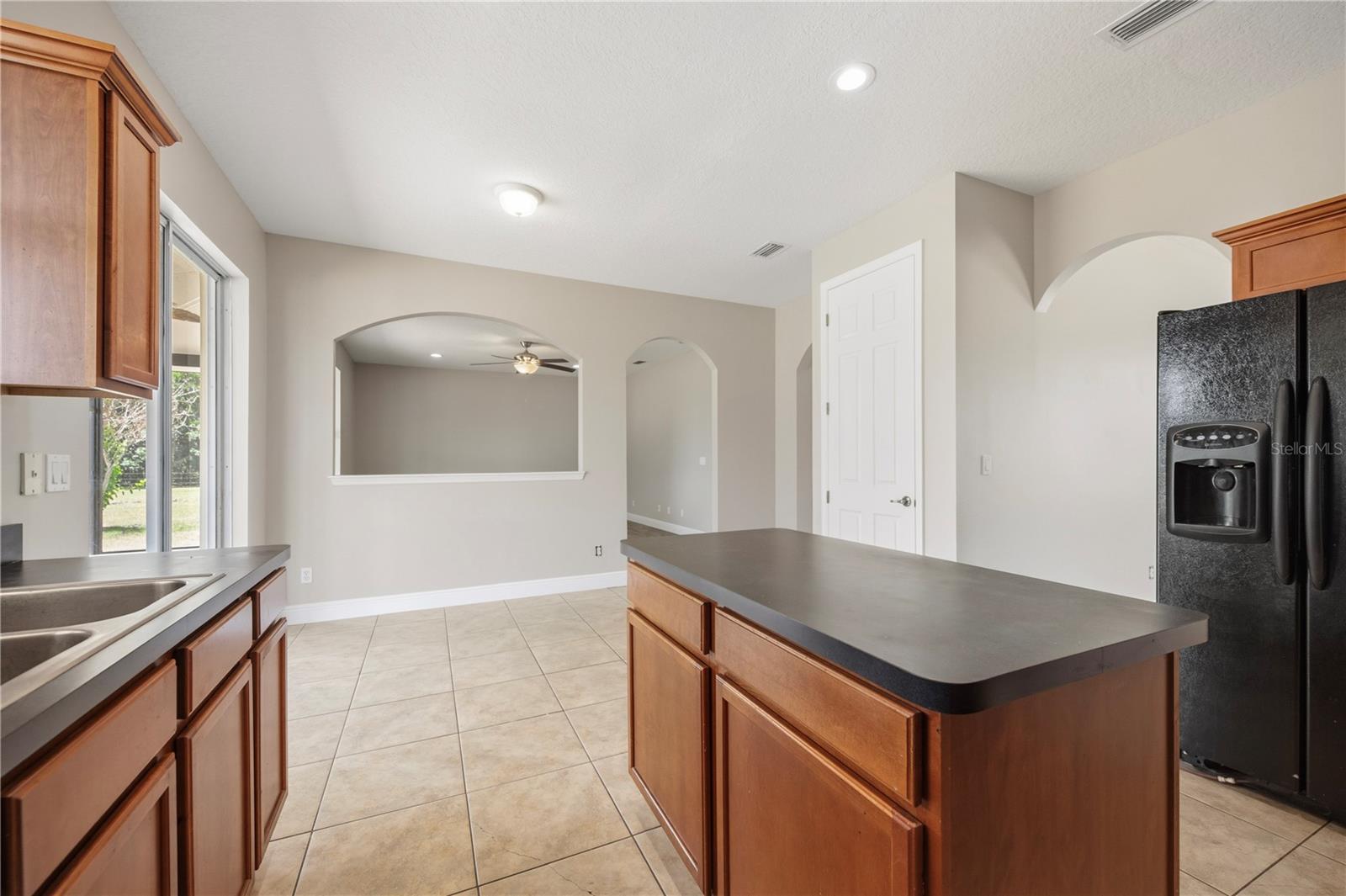 GROVELAND FARMS 21-23-25 - Residential