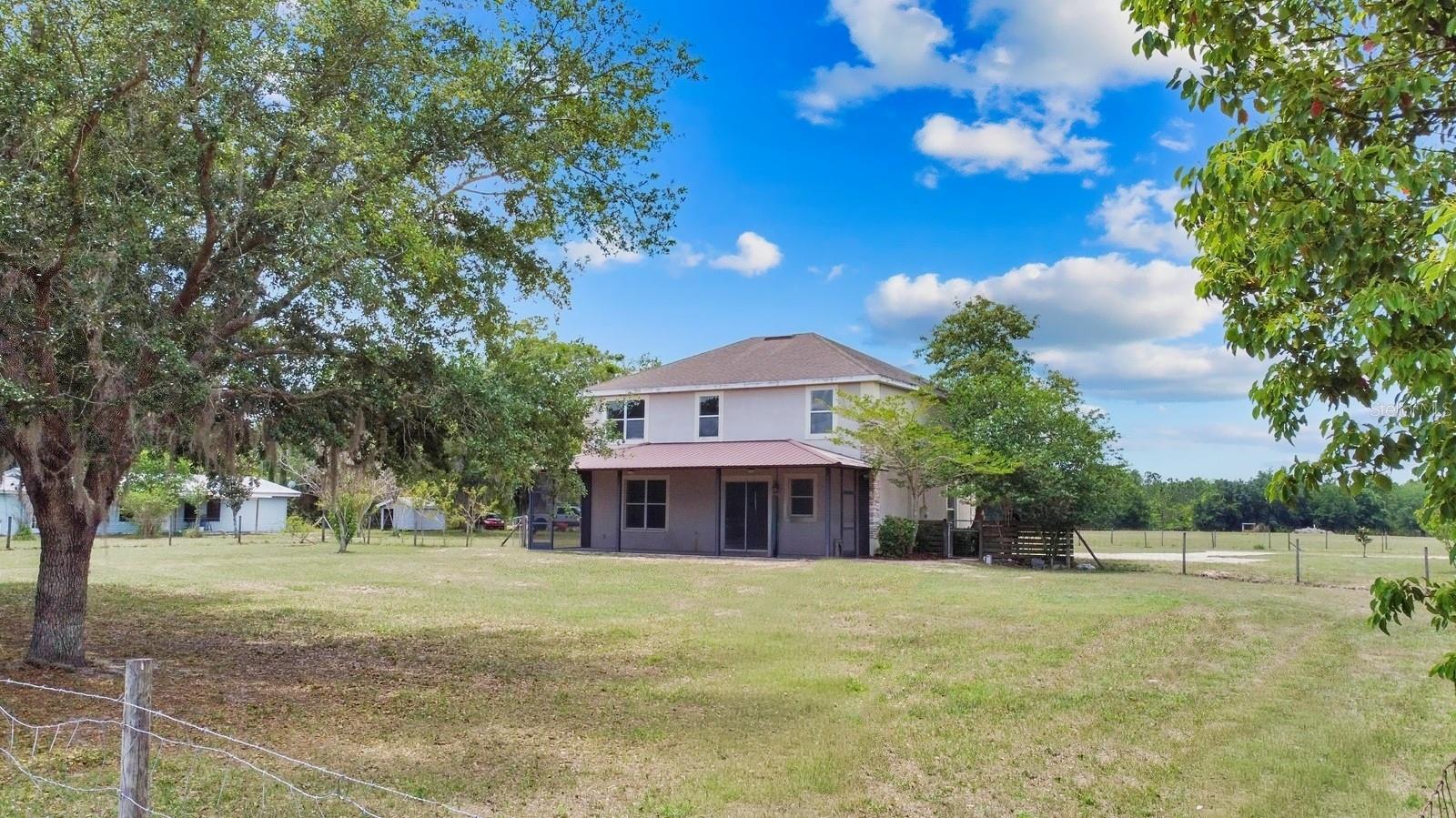 GROVELAND FARMS 21-23-25 - Residential