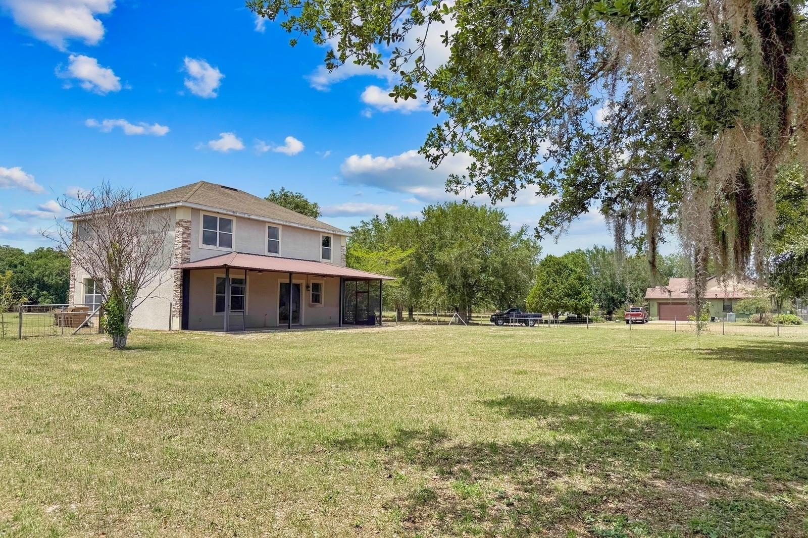 GROVELAND FARMS 21-23-25 - Residential