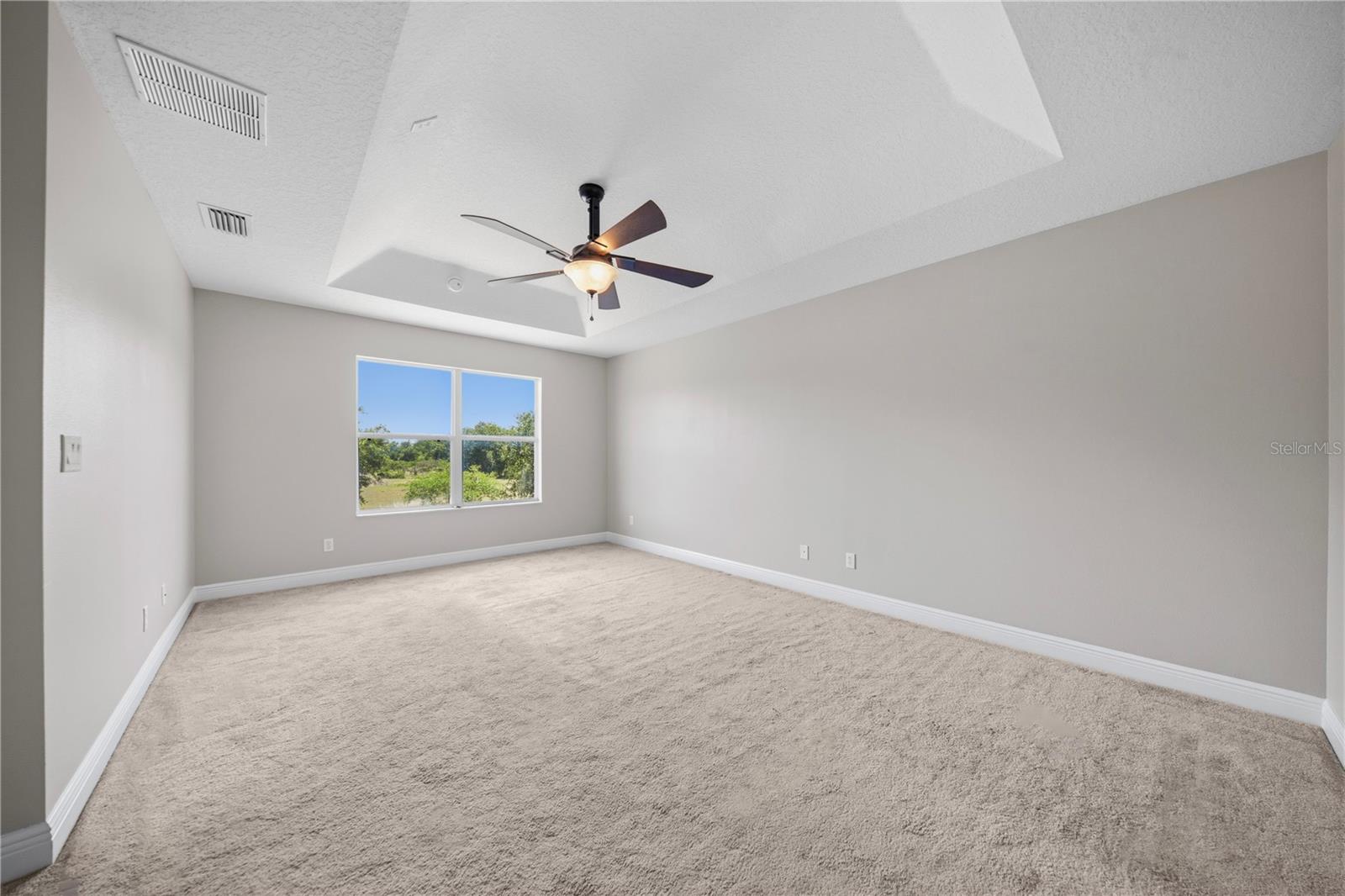 GROVELAND FARMS 21-23-25 - Residential