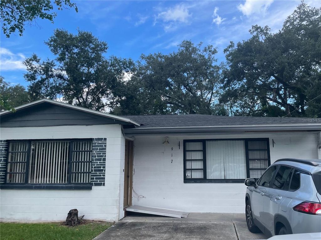 Photo of 917 Bonnie Drive, Lakeland, FL 33803 (MLS # L4957014)