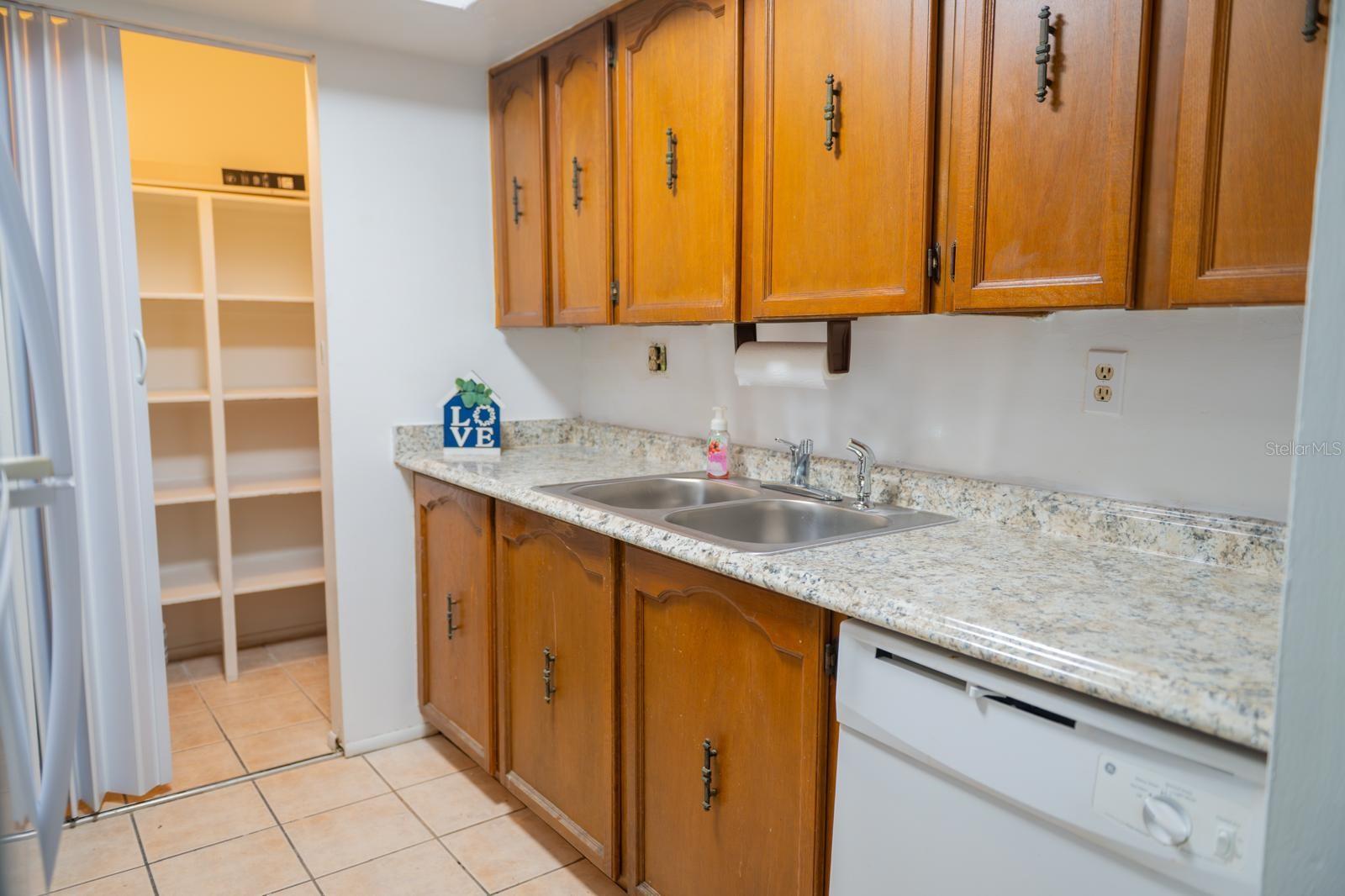 COMMODORE PLACE CONDO - Residential Lease