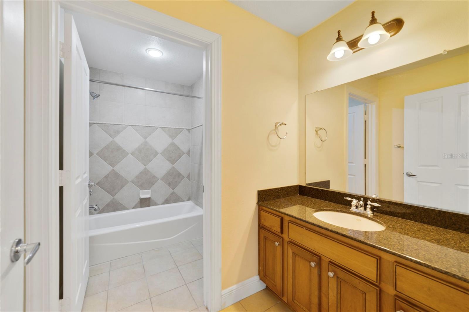 HERITAGE CROSSING; A CONDO PH 7 - Residential