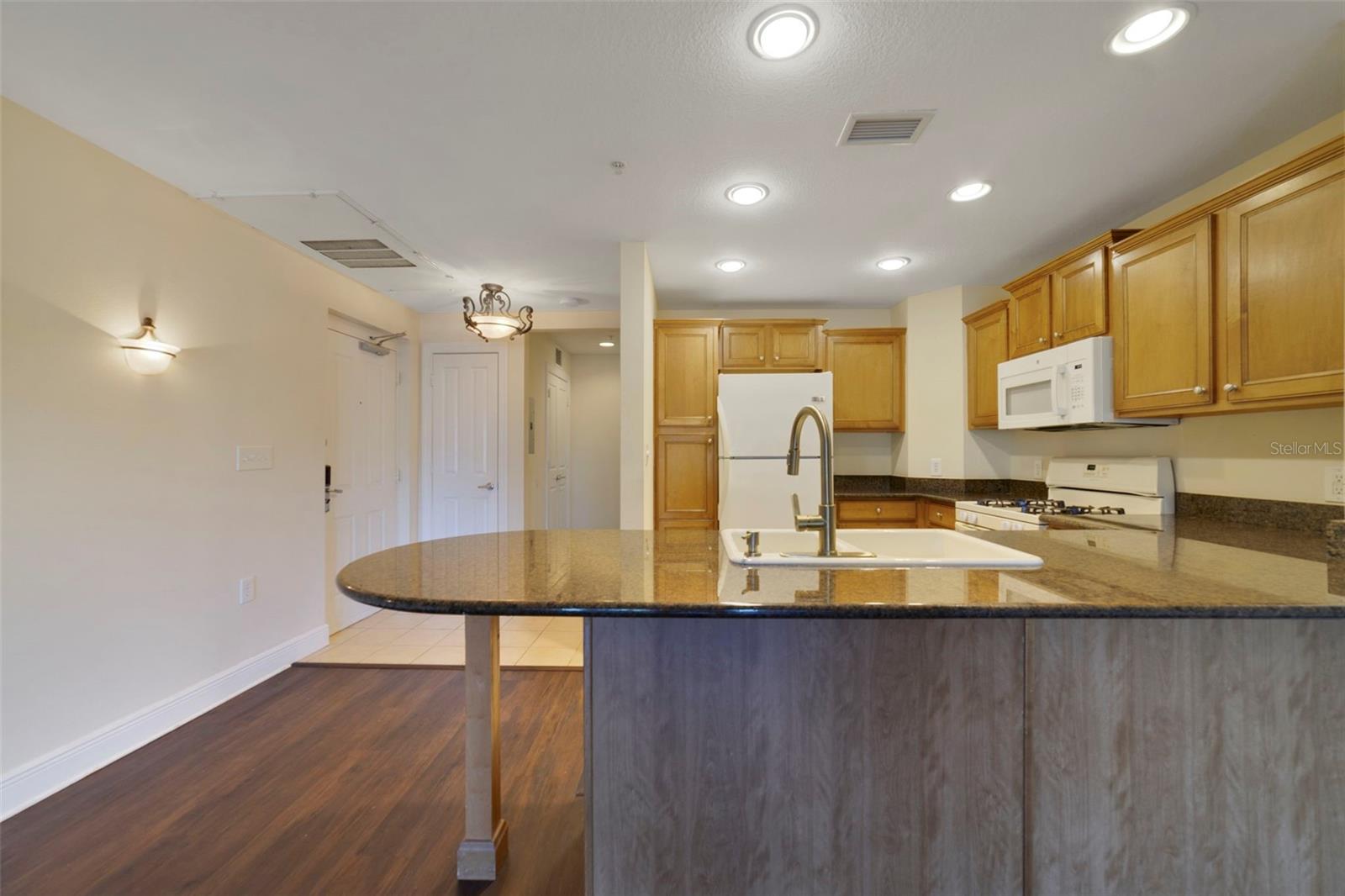 HERITAGE CROSSING; A CONDO PH 7 - Residential