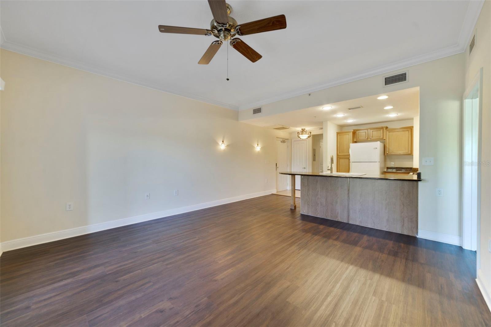 HERITAGE CROSSING; A CONDO PH 7 - Residential