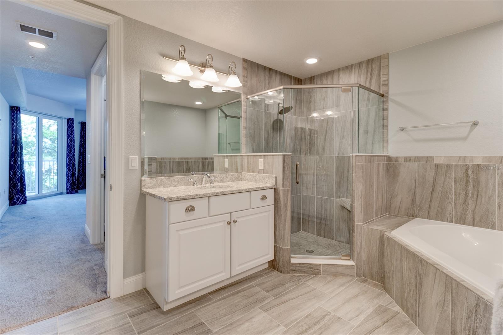 Riverwalk/Cornado Island Bldg - Residential