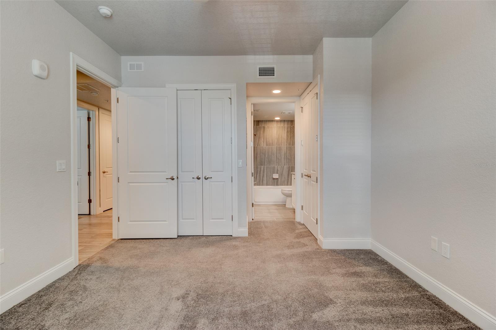 Riverwalk/Cornado Island Bldg - Residential