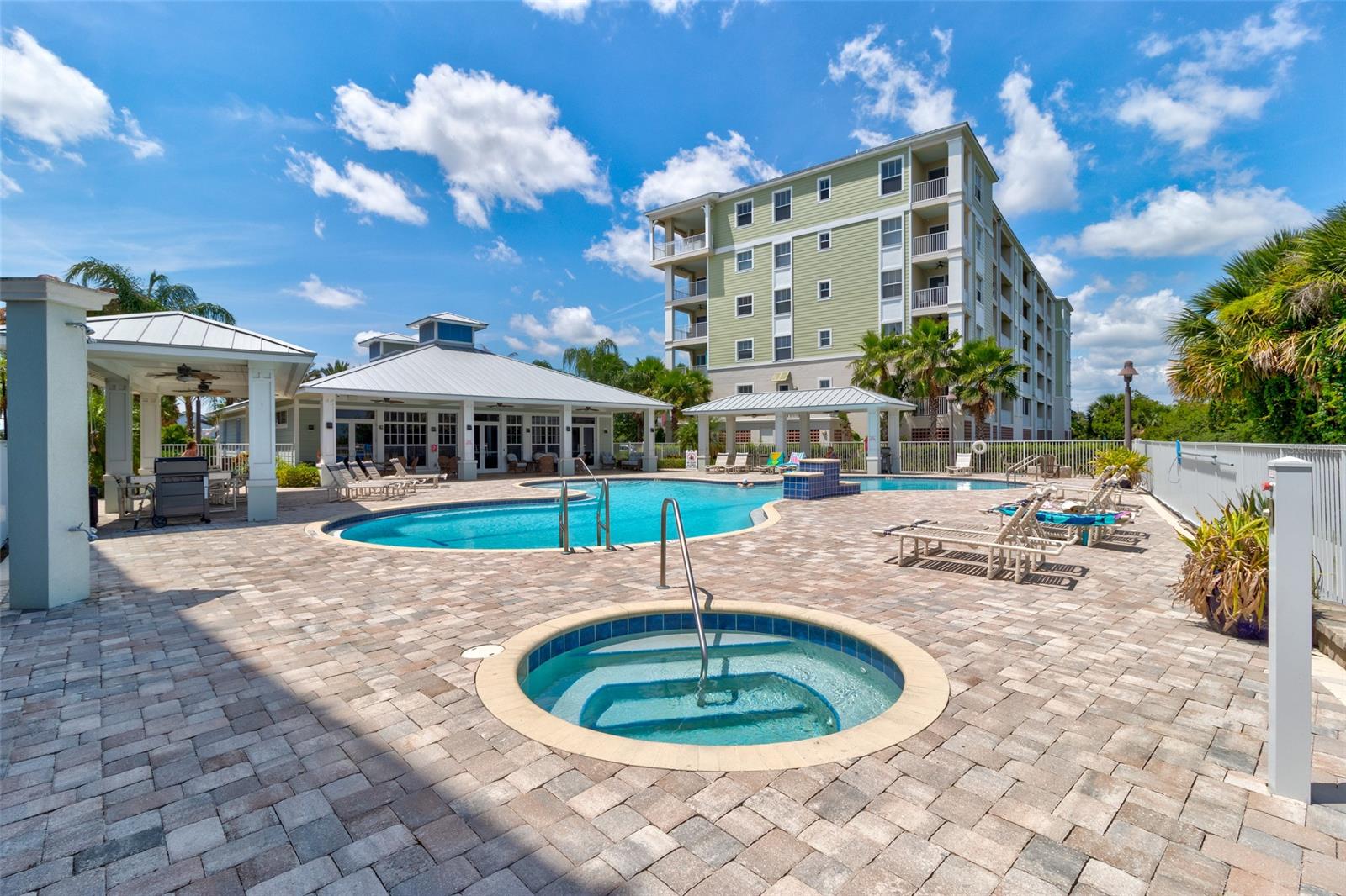 Riverwalk/Cornado Island Bldg - Residential