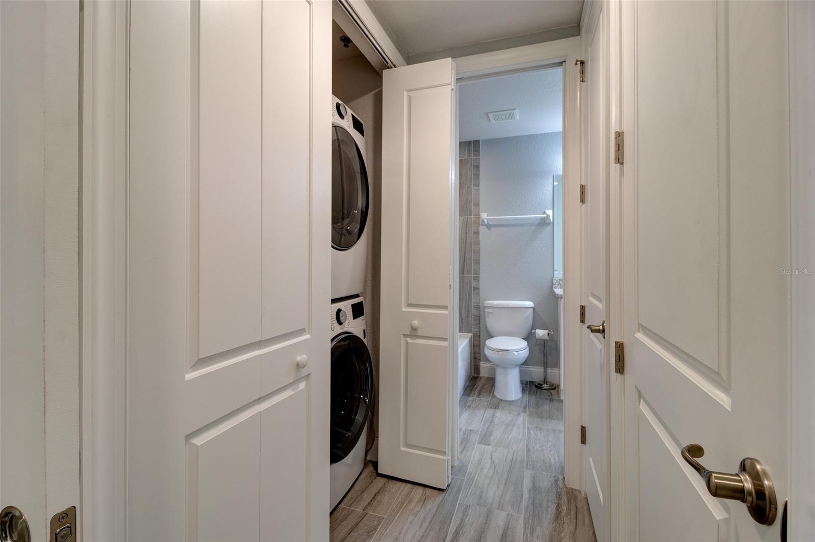 Riverwalk/Cornado Island Bldg - Residential