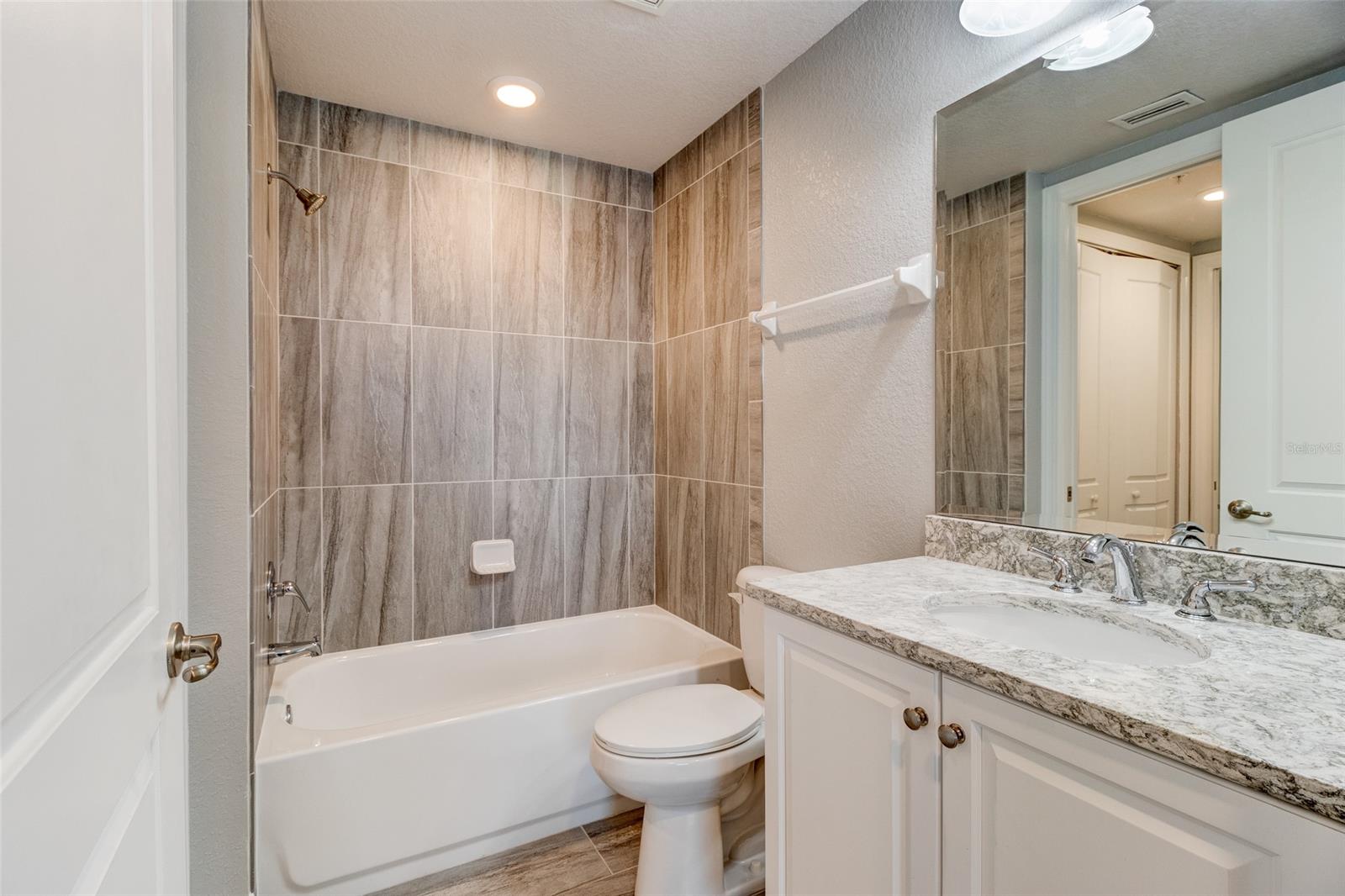 Riverwalk/Cornado Island Bldg - Residential