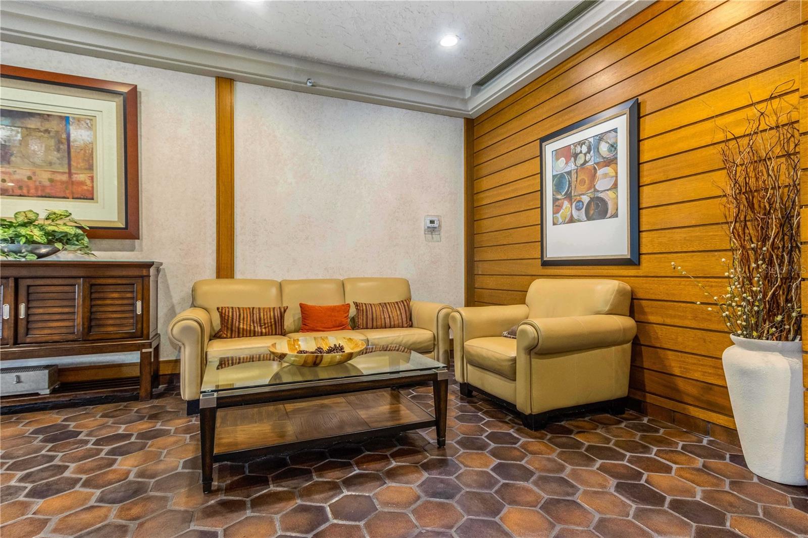 STARBOARD TOWER - Residential