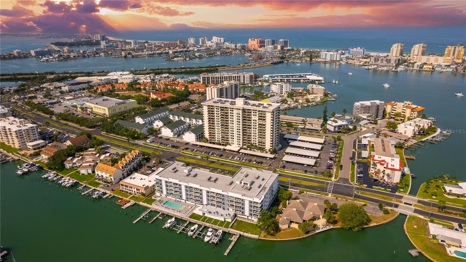 STARBOARD TOWER - Residential