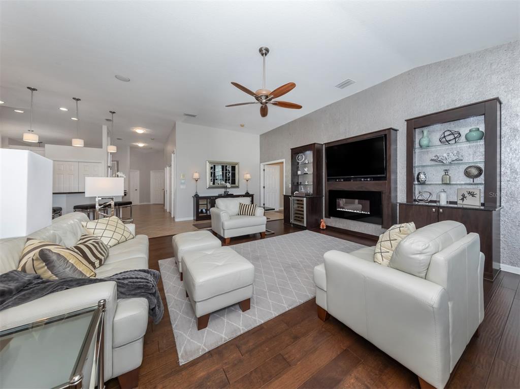 Photo 3 of 53 of 1008 TRIANO CIRCLE 1008 condo