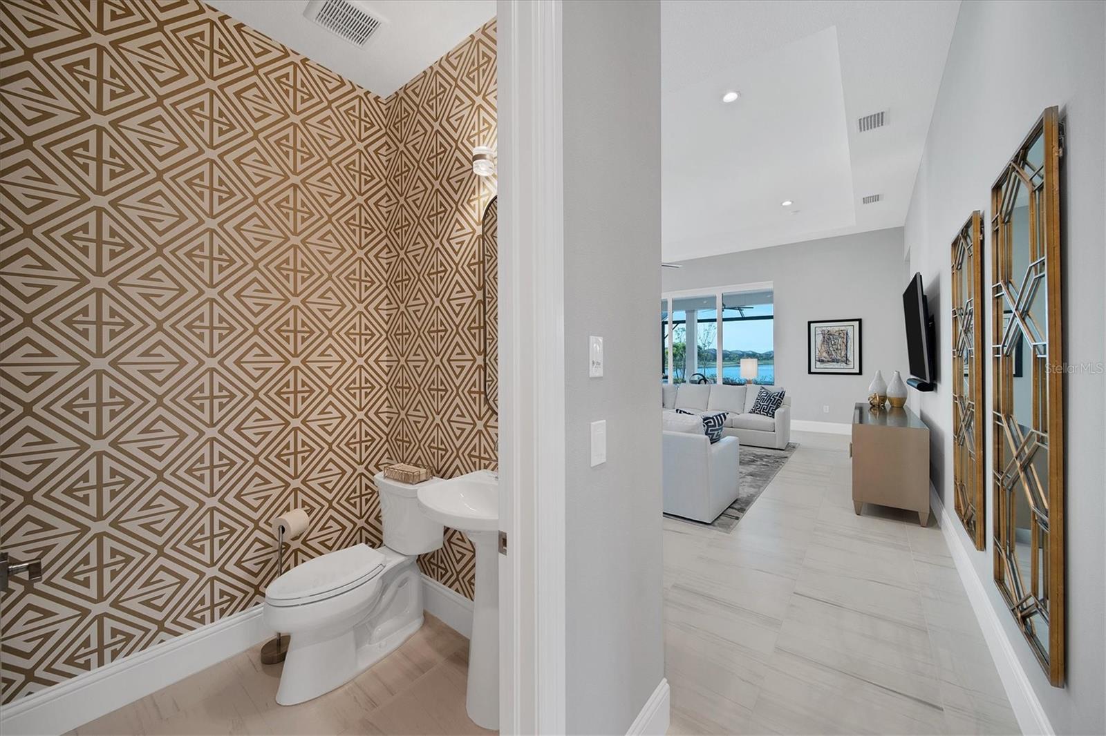 LAKE CLUB - Residential