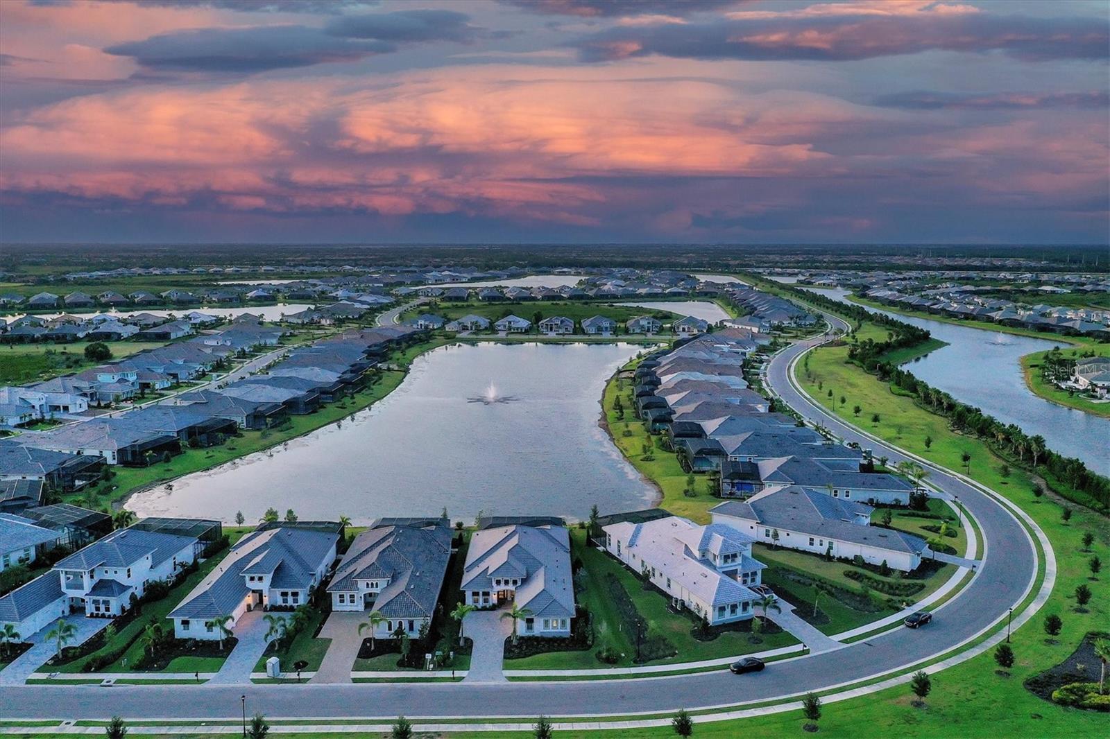 LAKE CLUB - Residential