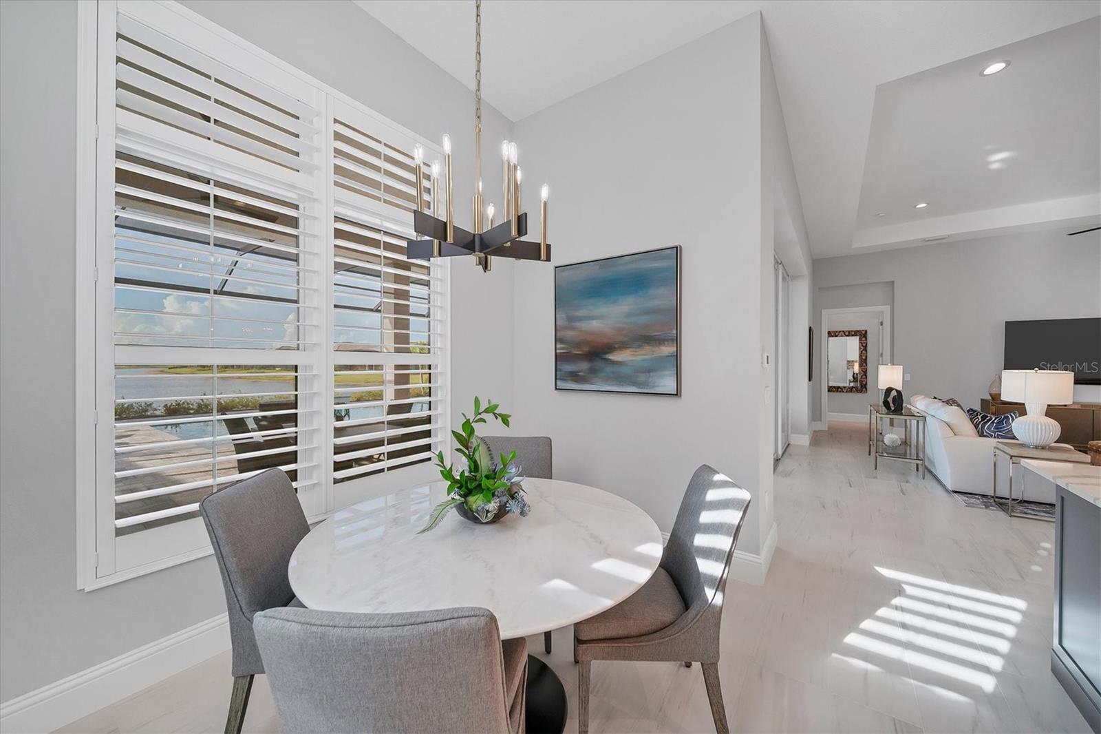 LAKE CLUB - Residential