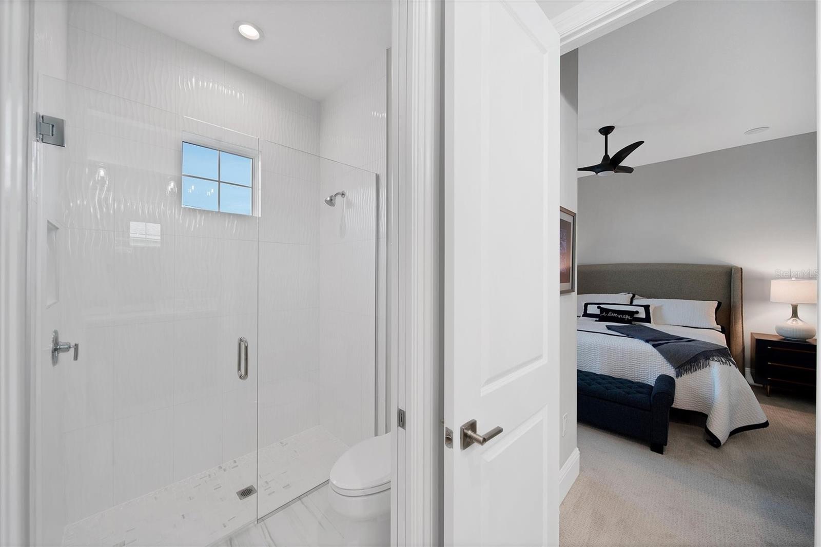 LAKE CLUB - Residential