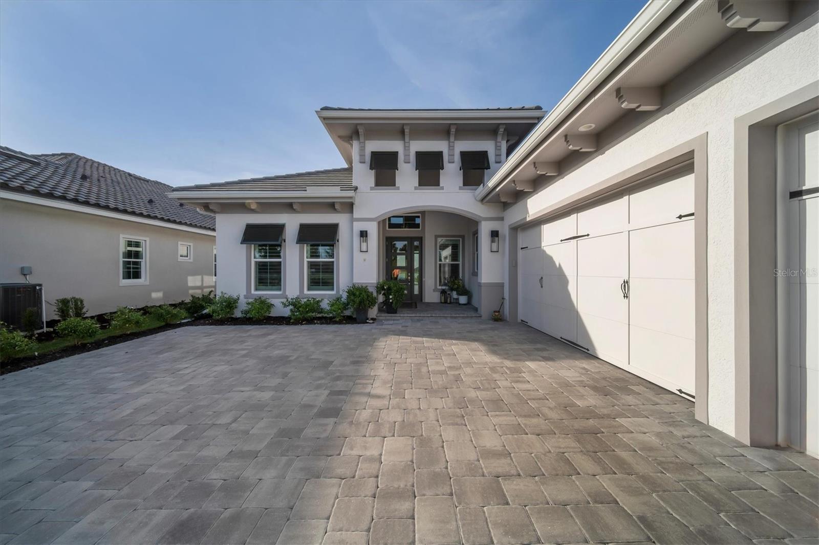 LAKE CLUB - Residential