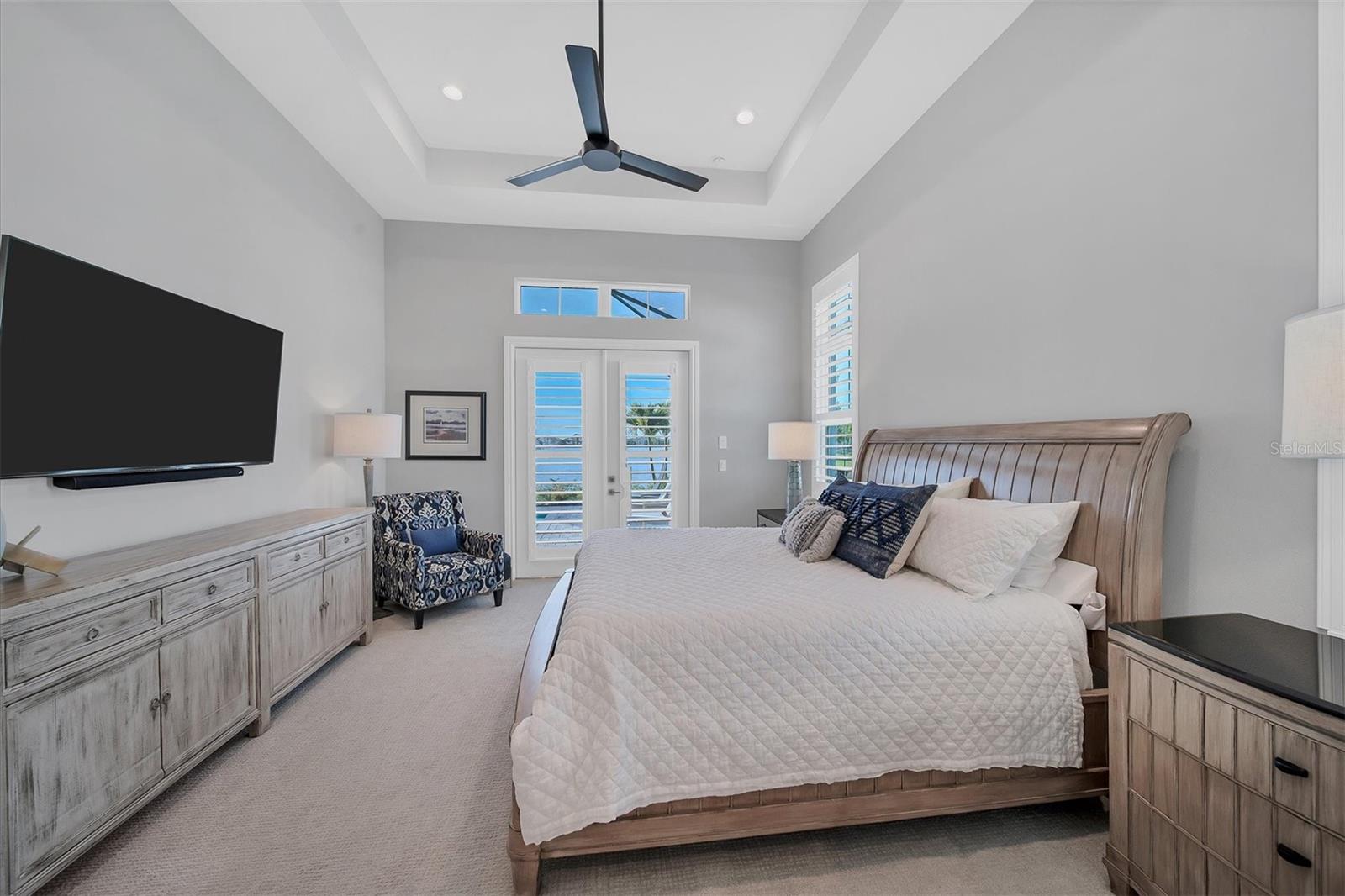 LAKE CLUB - Residential