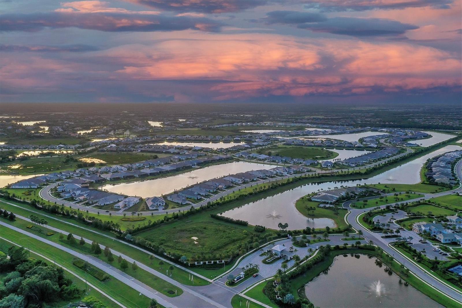 LAKE CLUB - Residential