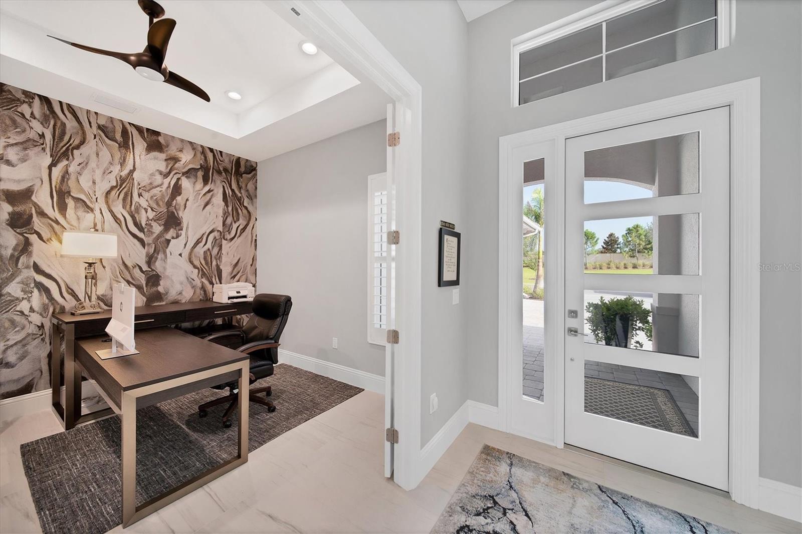 LAKE CLUB - Residential