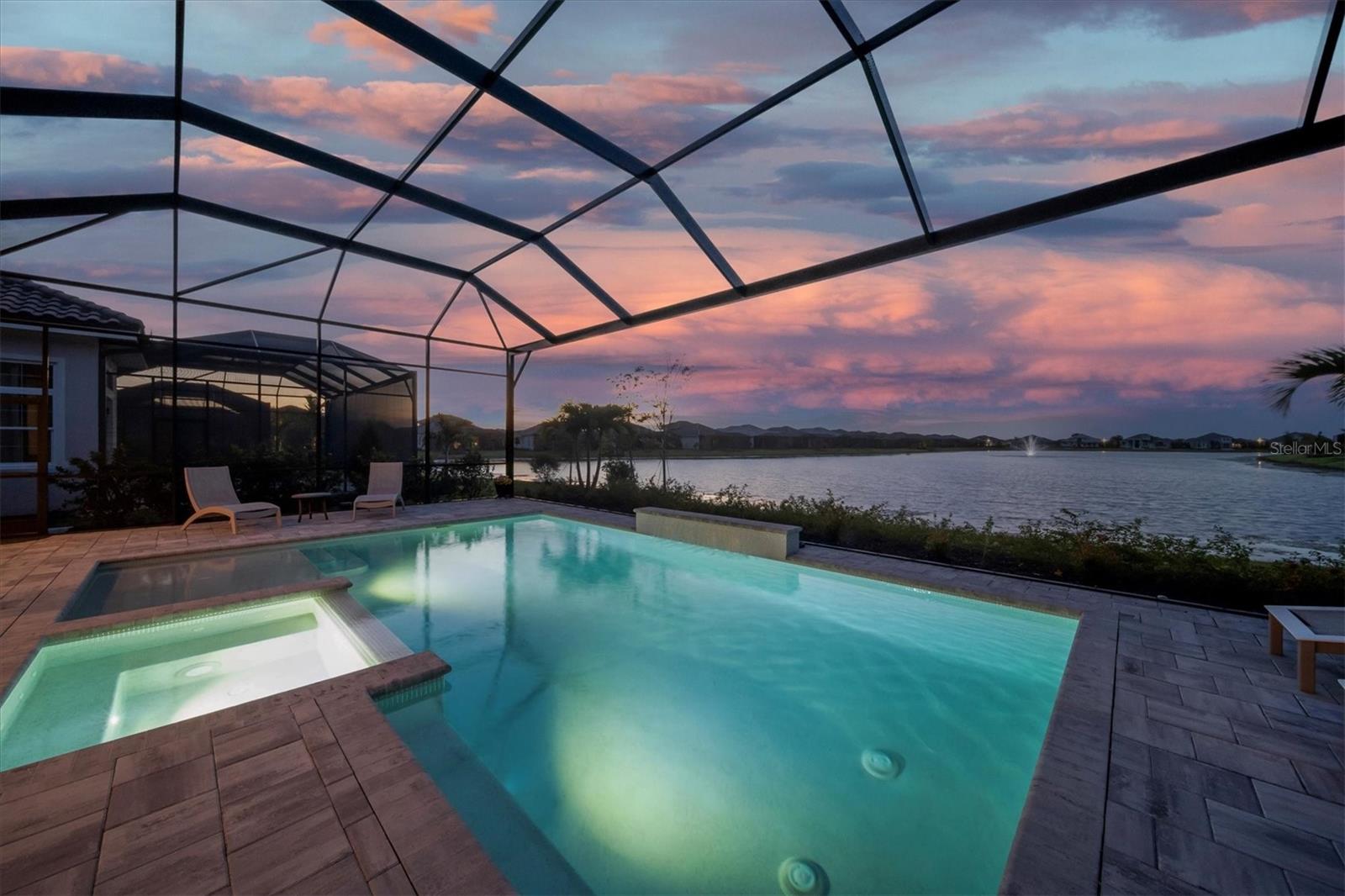 LAKE CLUB - Residential