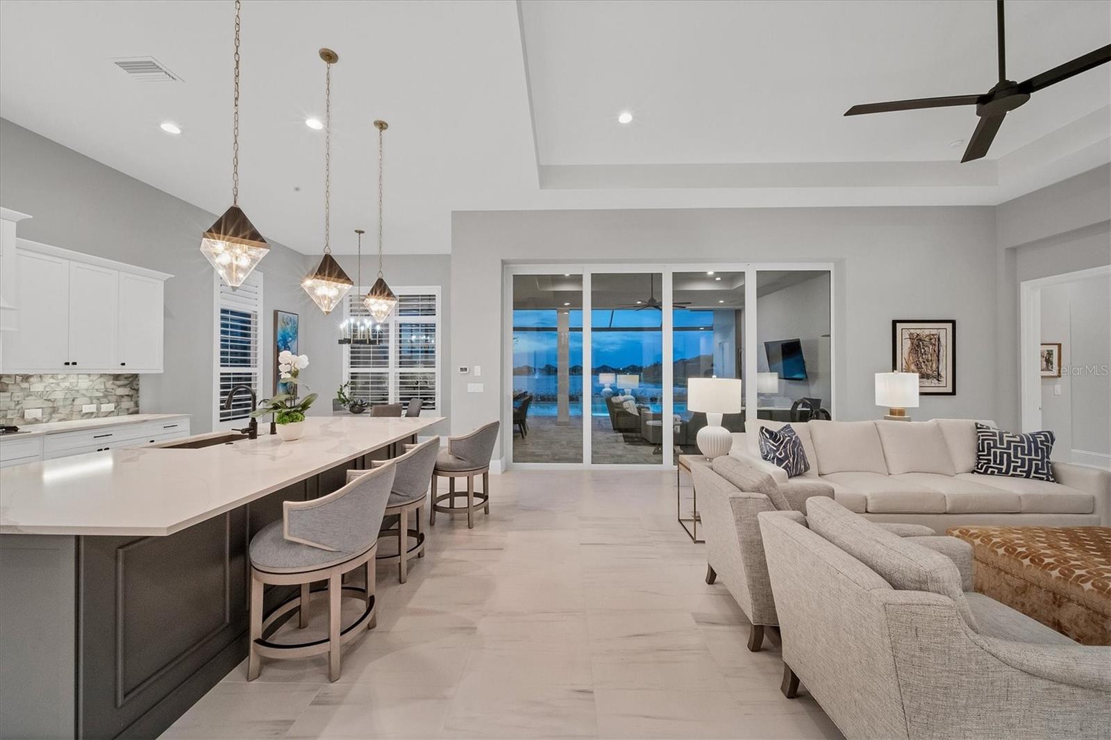 LAKE CLUB - Residential